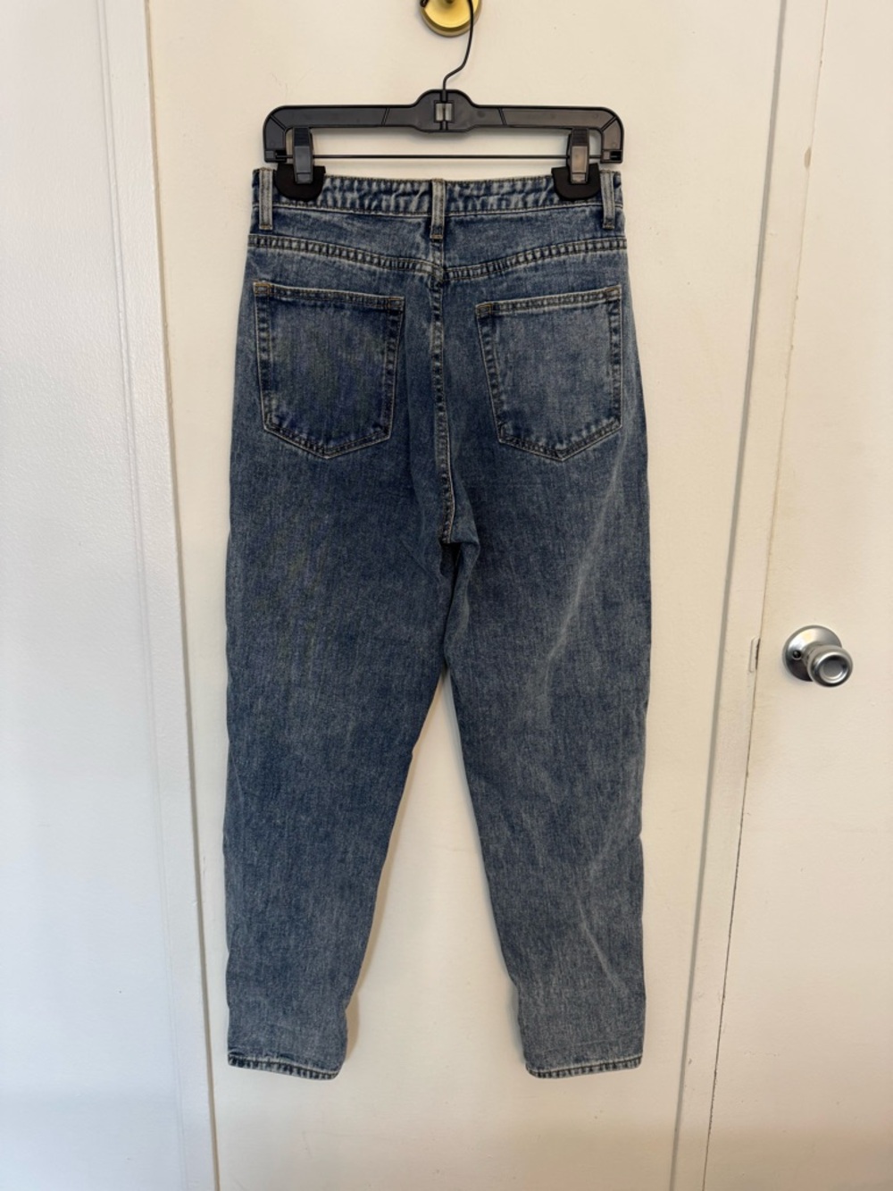 PrettyLittleThing Mom Jeans - Picture 4 of 5